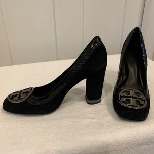 Stunning Tory Burch Black Stacked Heel Pumps